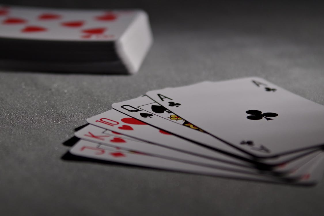 Texas Holdem Rules: Learning the Dos and Don’ts To Be Respected in the Game
