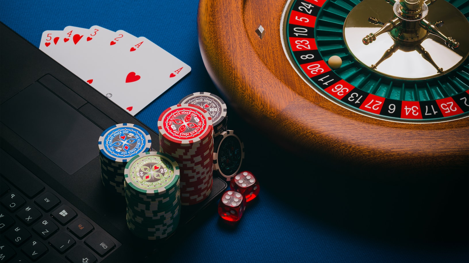 The Risk and Reward of Online Gambling vs. The Casual Fun of Online Gaming